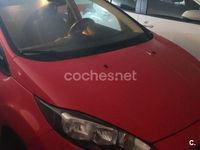 Usado Ford Fiesta Trend 100 CV (73 kW) 2015 Rojo Berlina