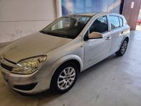 Usado Opel Astra Enjoy 105 CV (77 kW) 2007 Gris / plata Berlina
