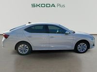 Usado Skoda Octavia Selection 116 CV (85 kW) 2025 Blanco