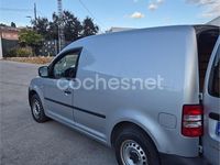 Usado VW Caddy 102 CV (75 kW) 2013 Gris / plata Monovolumen