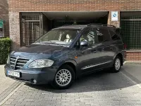 Usado SsangYong Rodius Limited 165 CV (121 kW) 2007 Gris / plata Monovolumen
