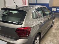 Usado VW Polo 75 CV (55 kW) 2017 Gris / plata Berlina