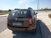 Usado Dacia Duster Lauréate 85 CV (62 kW) 2010 Marrón SUV