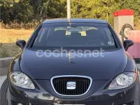 Usado Seat Leon Stylance 105 CV (77 kW) 2008 Negro Utilitario
