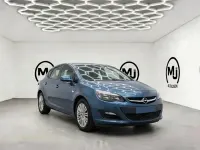 Usado Opel Astra Excellence 110 CV (80 kW) 2014 Azul Berlina