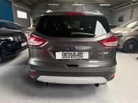 Usado Ford Kuga Trend 150 CV (110 kW) 2015 Gris SUV