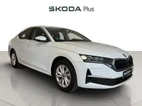Usado Skoda Octavia Selection 150 CV (110 kW) 2025 Blanco Berlina