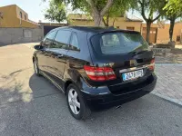 Usado Mercedes B200 140 CV (102 kW) 2007 Negro Monovolumen