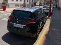 Usado Renault Scénic IV Edition One 110 CV (80 kW) 2017 Negro Monovolumen