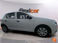 Usado Dacia Sandero Ambiance 75 CV (55 kW) 2017 Blanco Utilitario