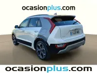 Usado Kia Niro 141 CV (103 kW) 2023 Blanco SUV