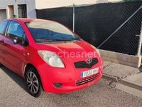 Usado Toyota Yaris Active 90 CV (66 kW) 2008 Rojo Berlina