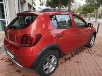 Usado Dacia Sandero Stepway Ambiance 90 CV (66 kW) 2017 Burdeos Utilitario