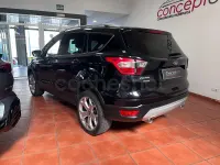 Usado Ford Kuga Titanium 150 CV (110 kW) 2018 Negro SUV