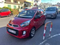 Usado Kia Picanto 85 CV (62 kW) 2015 Granate Utilitario