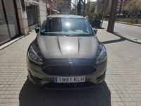 Usado Ford Focus ST-Line 125 CV (91 kW) 2018 Gris / plata Berlina
