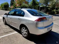 Usado Renault Laguna III Expression 110 CV (80 kW) 2010 Gris / plata Berlina