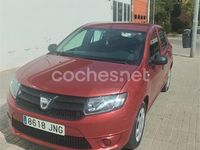 Usado Dacia Sandero Ambiance 75 HP (55 kW) 2016 Vermelho Sedan