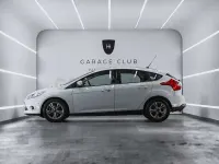Usado Ford Focus 125 CV (91 kW) 2013 Blanco Berlina