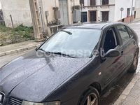 Usado Seat Leon 110 CV (80 kW) 2004 Negro Utilitario