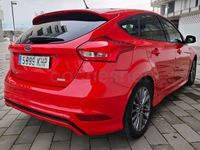 Usado Ford Focus ST-Line 125 CV (91 kW) 2018 Rojo Berlina