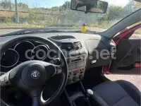 Usado Alfa Romeo 147 Impression 100 CV (73 kW) 2004 Rojo Utilitario
