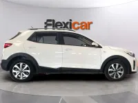 Usado Kia Stonic 101 CV (74 kW) 2021 Blanco SUV
