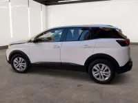 Usado Peugeot 3008 Allure 120 CV (88 kW) 2017 Blanco SUV