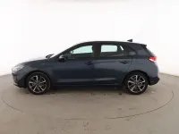 Usado Hyundai i30 110 CV (80 kW) 2022 Verde Berlina