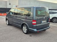 Usado VW Multivan Highline 174 CV (127 kW) 2004 Gris / plata Monovolumen