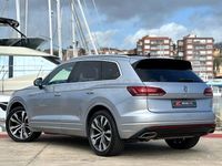 Usado VW Touareg R-line 286 CV (210 kW) 2020 Gris / plata SUV