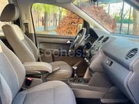 Usado VW Caddy Comfortline 102 CV (75 kW) 2011 Granate Monovolumen