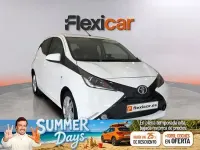 Usado Toyota Aygo X-cite 69 CV (50 kW) 2017 Blanco Utilitario