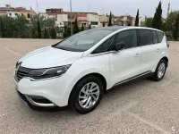Begagnad Renault Espace Zen 160 HK (117 kW) 2017 Vit Minibuss