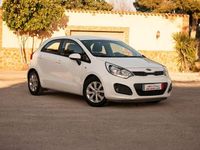 Käytetty Kia Rio 84 HP (61 kW) 2015 Valkoinen Viistoperä