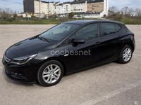 Usado Opel Astra Selective 110 CV (80 kW) 2016 Negro Berlina