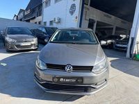 Usado VW Polo Advance 90 CV (66 kW) 2015 Gris / plata Berlina
