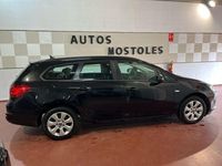 Usado Opel Astra Excellence 110 CV (80 kW) 2015 Negro Familiar