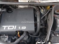 Usado Seat Alhambra 110 CV (80 kW) 1998 Gris / plata Monovolumen