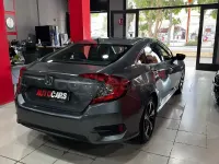 Usado Honda Civic Executive 120 CV (88 kW) 2019 Gris / plata Berlina
