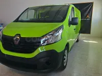 Usado Renault Trafic LIMITED 120 CV (88 kW) 2019 Verde Monovolumen