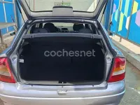 Usado Opel Astra Enjoy 80 CV (58 kW) 2003 Gris / plata Berlina