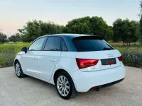Usado Audi A1 Sportback Attraction 105 CV (77 kW) 2014 Blanco Utilitario