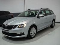 Usado Skoda Octavia Style 115 CV (84 kW) 2019 Gris / plata Familiar