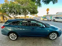 Usado Opel Astra Excellence 136 CV (100 kW) 2017 Azul Familiar