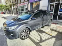 Usado Kia Stonic 120 CV (88 kW) 2018 Gris / plata SUV