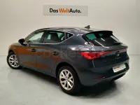 Usado Seat Leon Style 116 CV (85 kW) 2025 Gris / plata Berlina