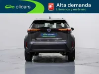 Usado Toyota Yaris Cross Style 91 CV (66 kW) 2022 Gris SUV