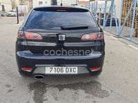 Usado Seat Ibiza 100 CV (73 kW) 2006 Negro Utilitario