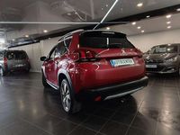Usado Peugeot 2008 Allure 120 CV (88 kW) 2019 Rojo SUV